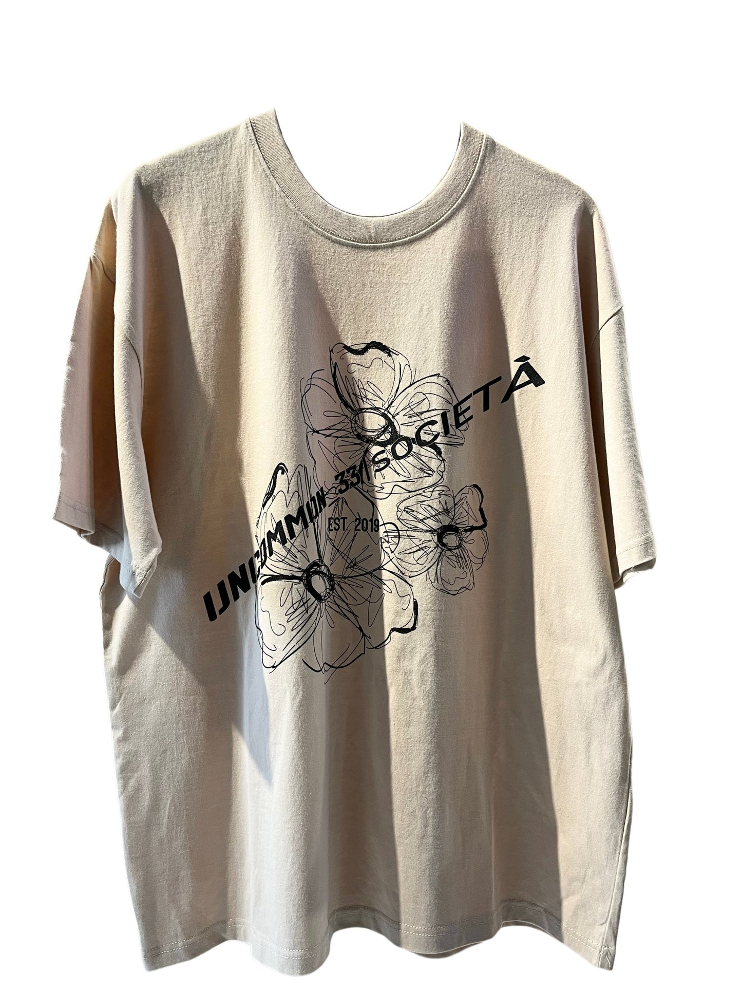 Beige t-shirt flowers print